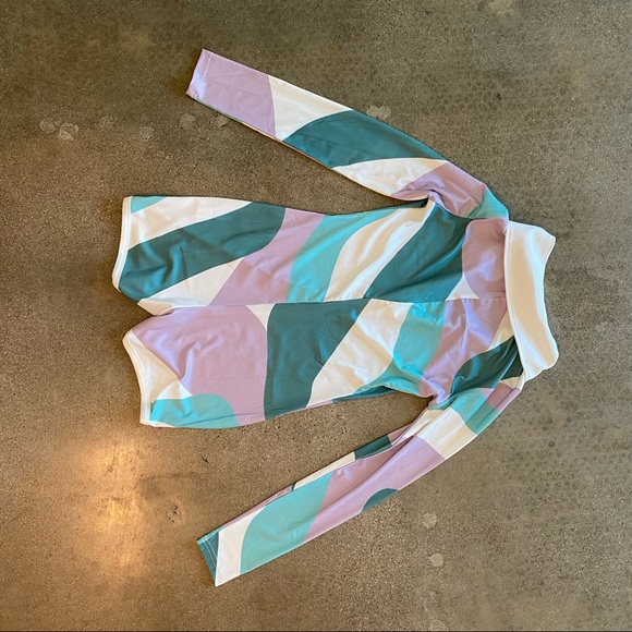 Colorful Ribbed Romper - Picture 4 of 9